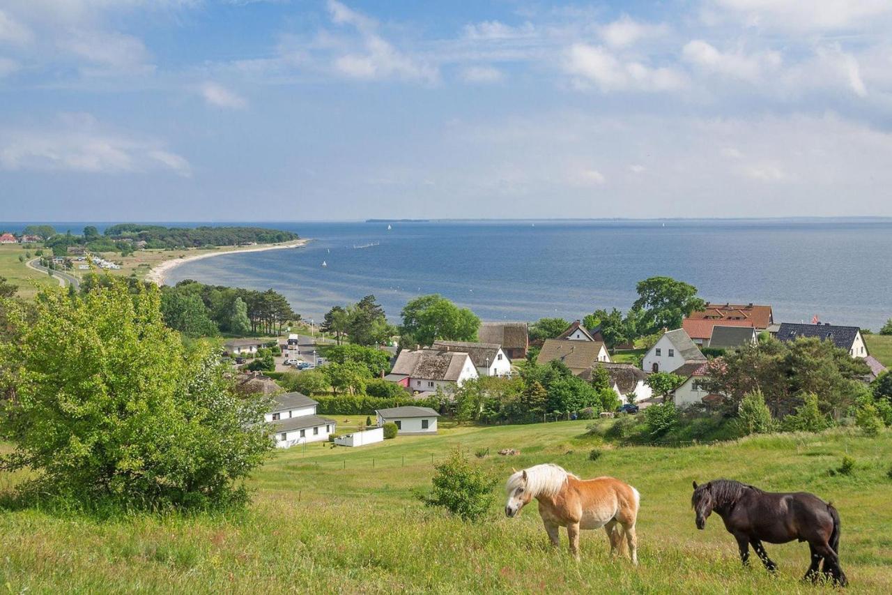 Strandnahe Fewo: Seaside Retreat with Terrace and Ahoi Spa Access Apartment Lobbe Exterior photo